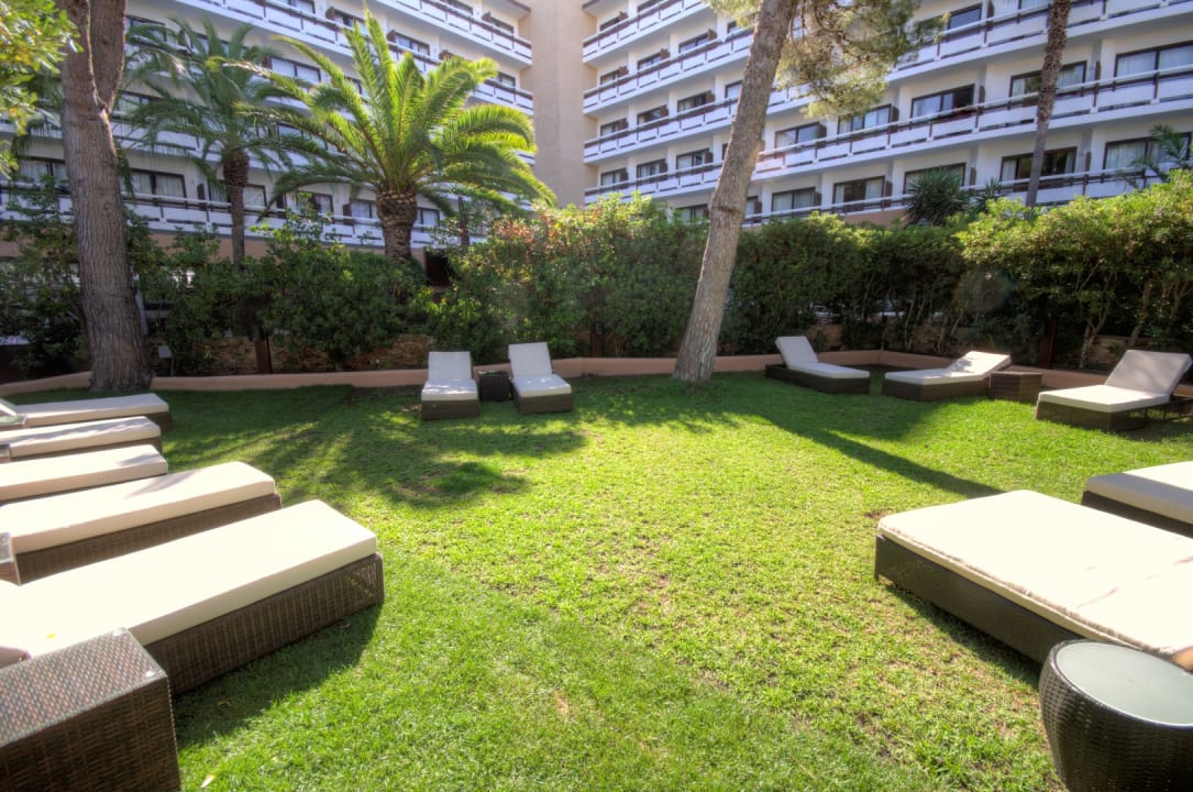 Gartenanlage azuLine Hotel Bergantin