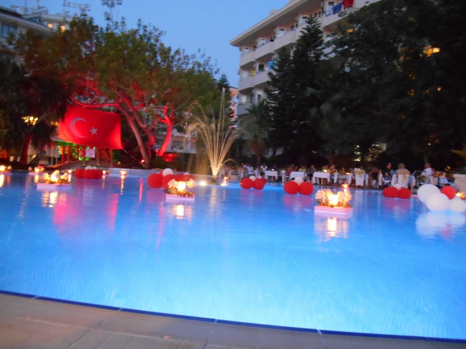 Gala evening Side Star Beach