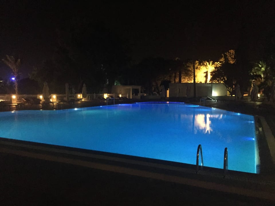 1 von 2 Pools Hotel Bel Azur Thalasso & Bungalows