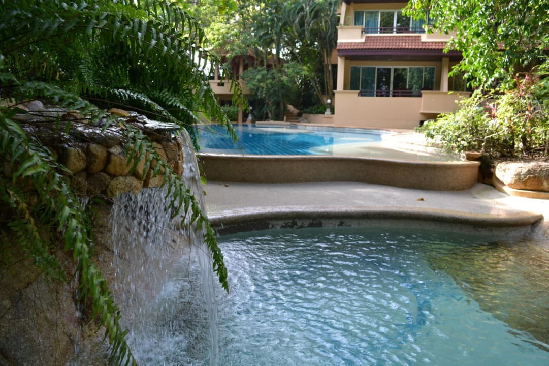 Oberer Pool The Fair House Beach Resort