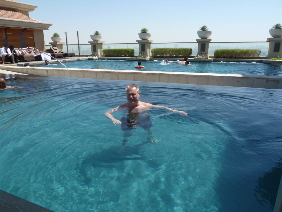 2 Pools Hotel Sheraton Dubai Mall Of The Emirates