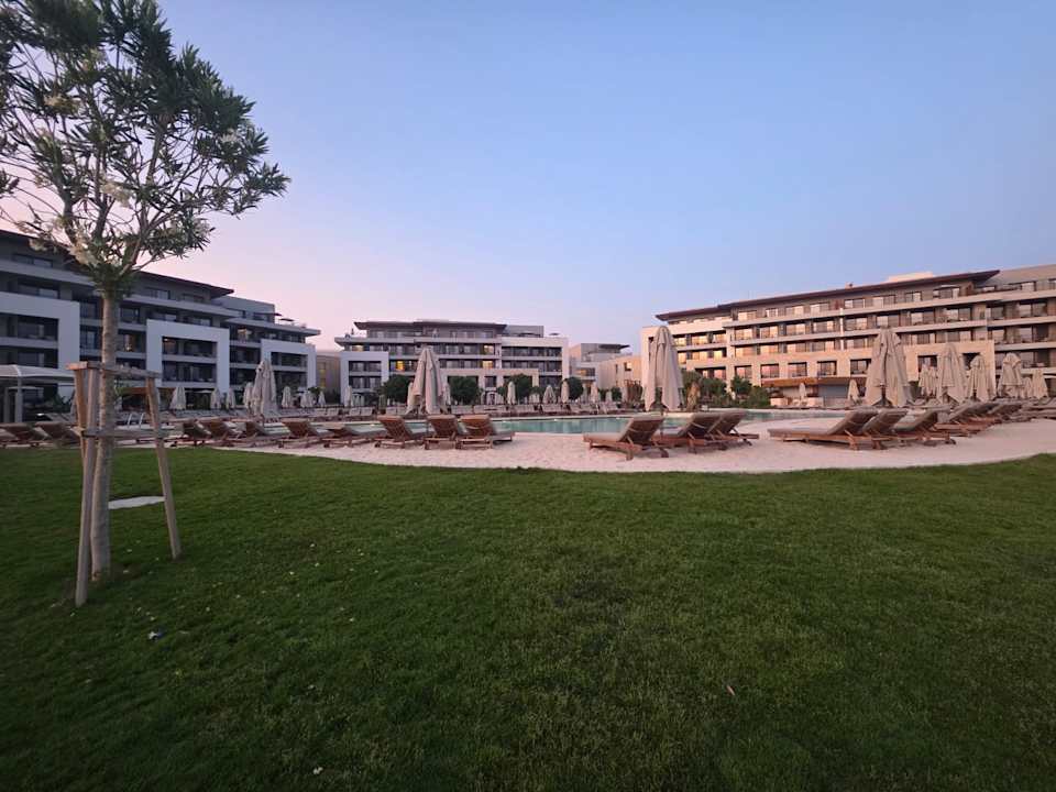Pool Anda Barut Collection