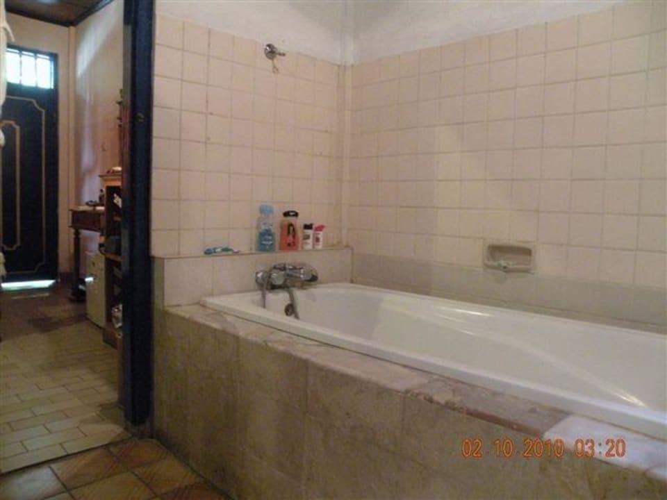 Kein Duschvorhang vorhanden Maharta Beach Resort