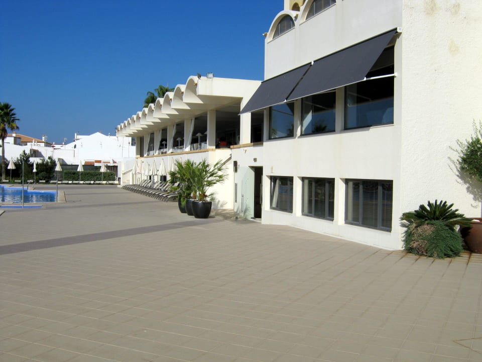 Pool mit Restaurantaußenb. Ozadi Altura Beach Resort