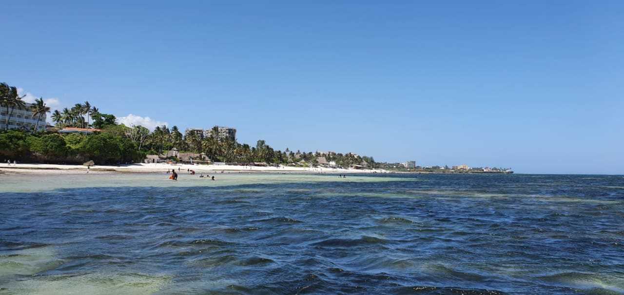 Strand Bahari Beach Hotel