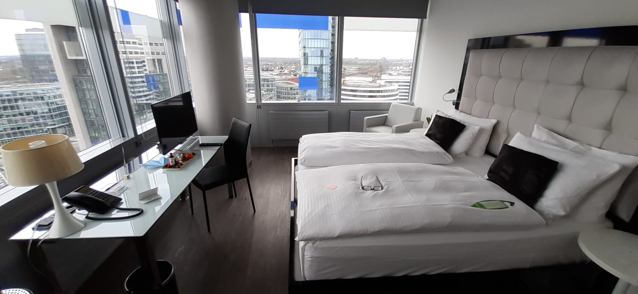 Zimmer INNSiDE by Meliá Düsseldorf Hafen