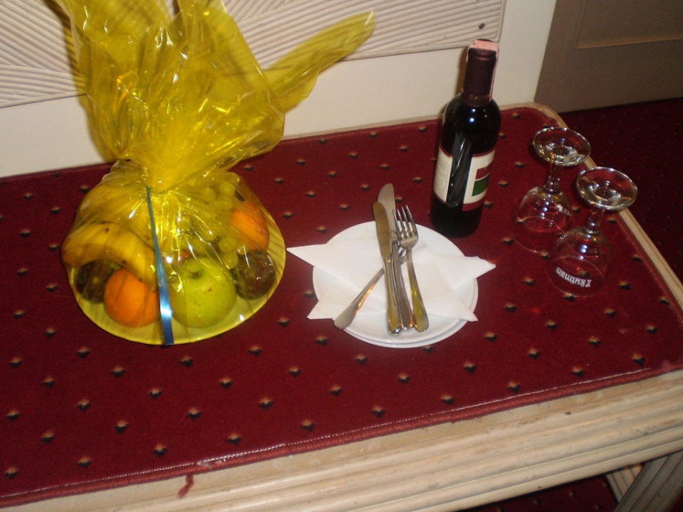 Ein kleines Geschenk bei der Ankunft Aska Hotel Just in Beach