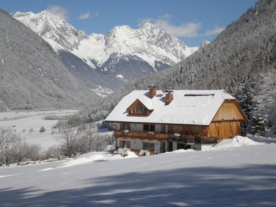 Der Oberlechnerhof im Winter Apartments B&B Oberlechnerhof