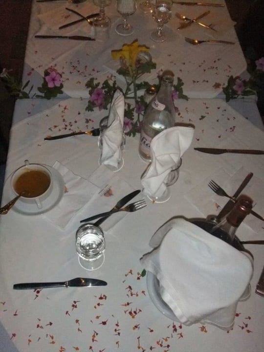 Dekorierter reservierter Abendtisch Sentido Marillia Resort & Spa