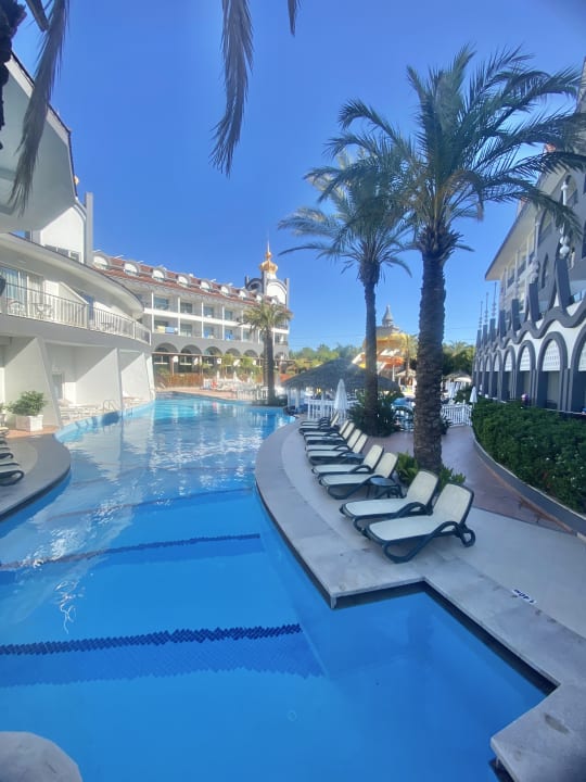 Pool Well Palace Side