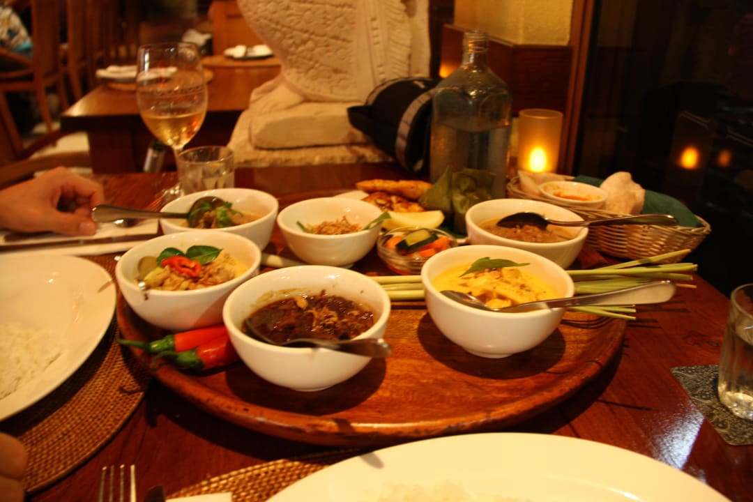 Balinesisches Essen, lecker Bay Village Tropical Retreat &  Apartments