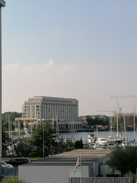 Außenansicht ATLANTIC Hotel Wilhelmshaven