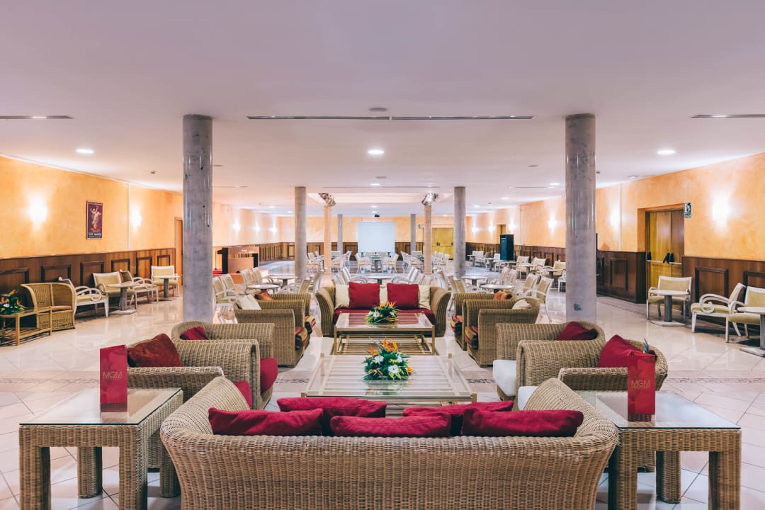 Gastro Grand Muthu Golf Plaza Hotel & Spa