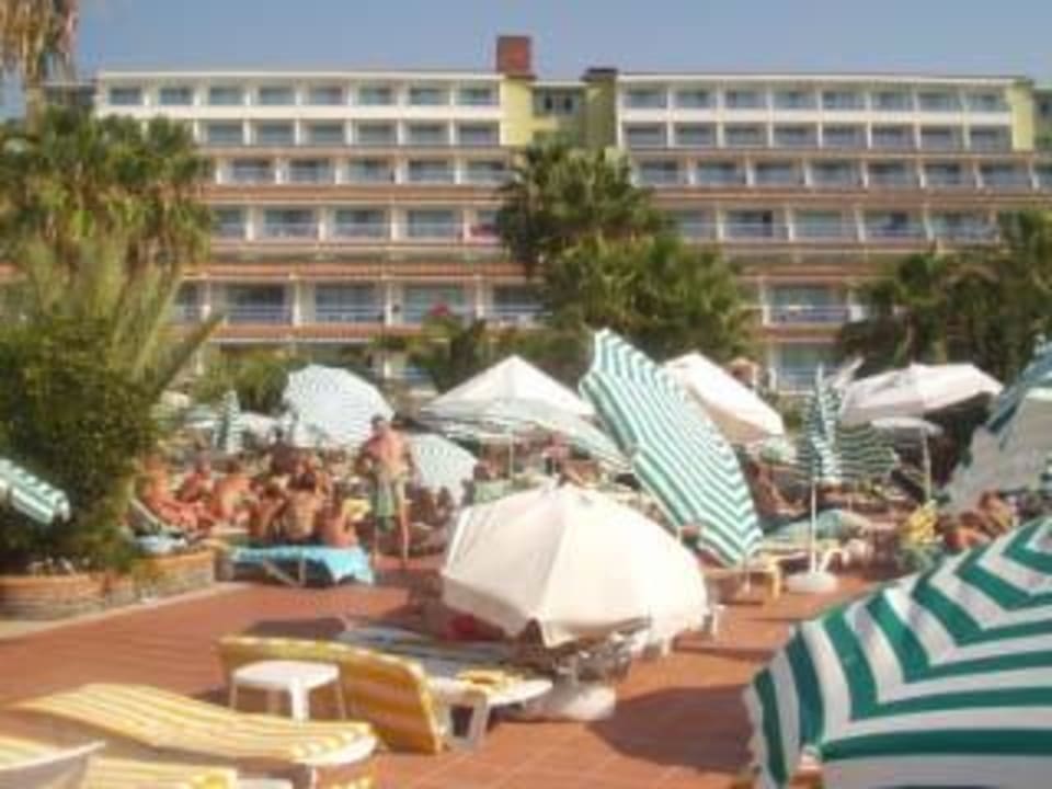 Hauptgebäude Hotel Pine Bay Holiday Resort