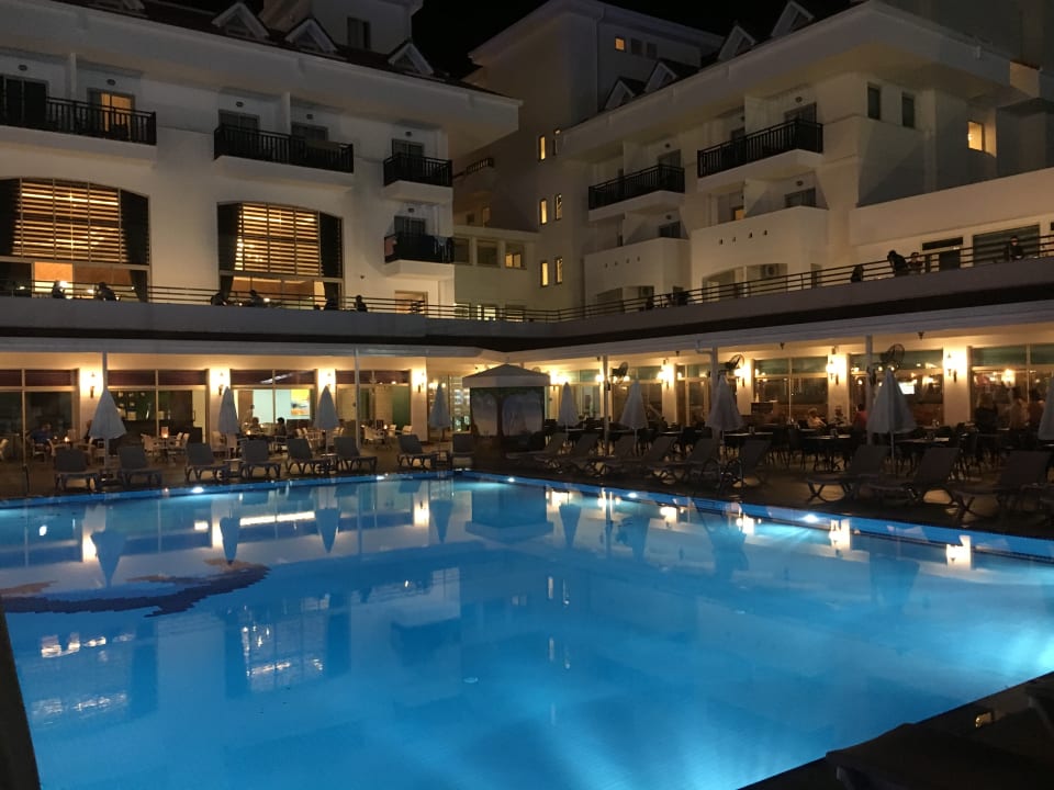 Pool Side Aquamarin Resort & Spa