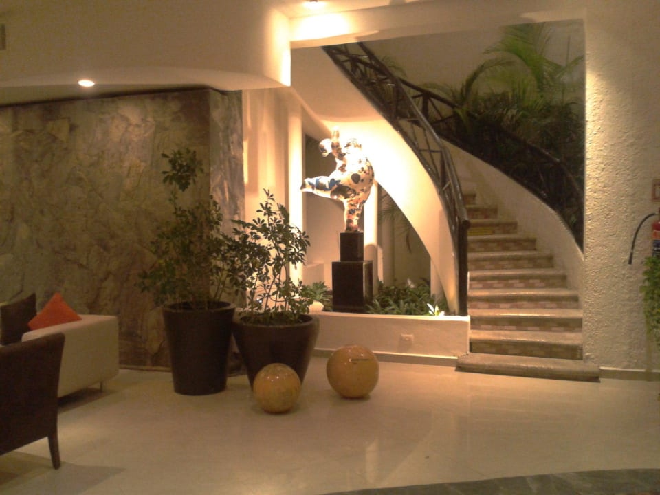 Lobby! The Reef Playacar