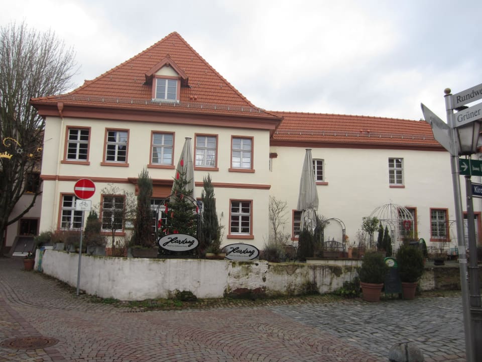 Außenansicht Biergarten Hotel Zur Goldenen Krone