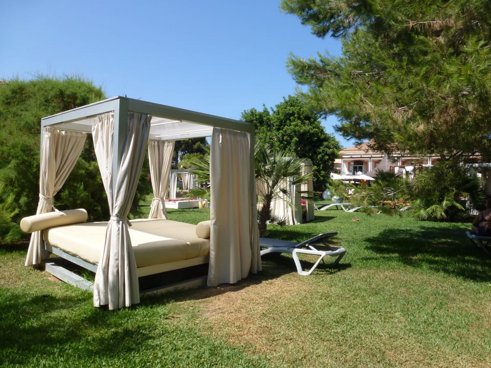 Garten um den Pool VIVA Cala Mesquida Suites & Spa 16+