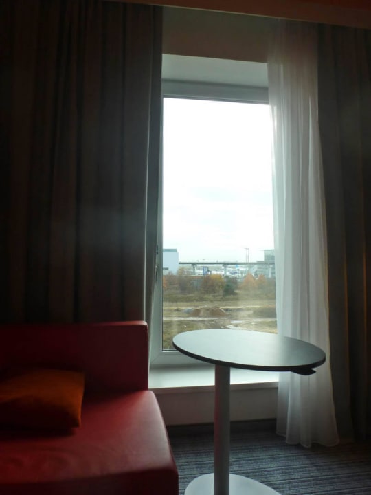 Blick zum Flughafen Park Inn by Radisson Frankfurt Airport