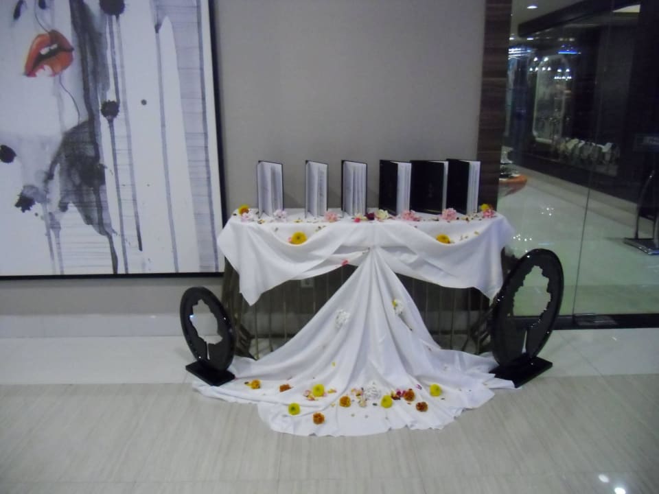 Spezialitäten Restaurant Speisekarten Hotel Botanik Platinum