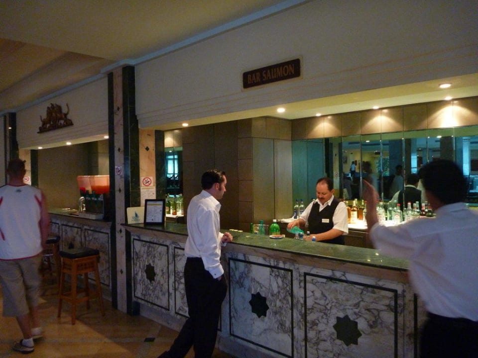 Eine der 4 Bars El Mouradi Club Kantaoui