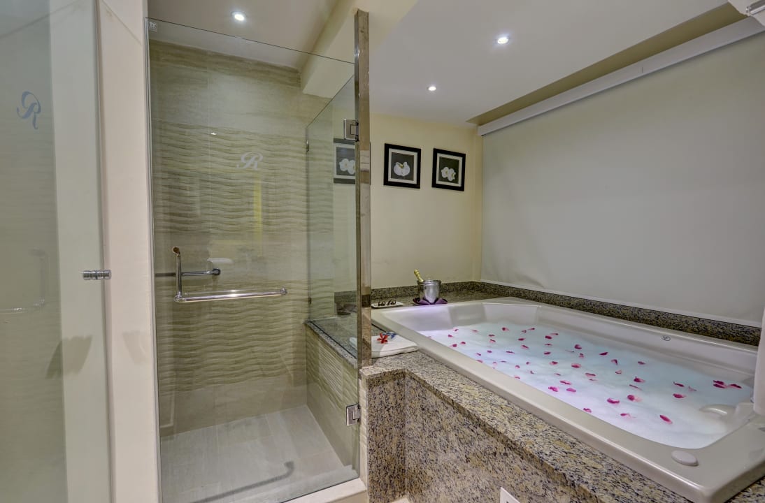 Zimmer Hideaway at Royalton Punta Cana