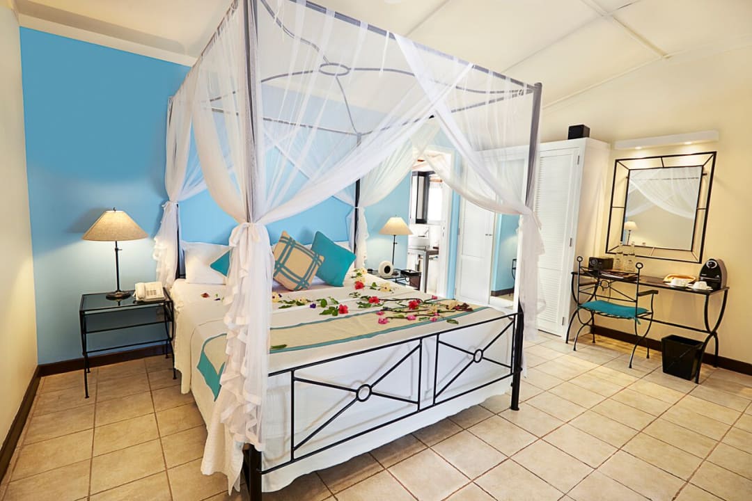 Zimmer Kuredu Island Resort & Spa