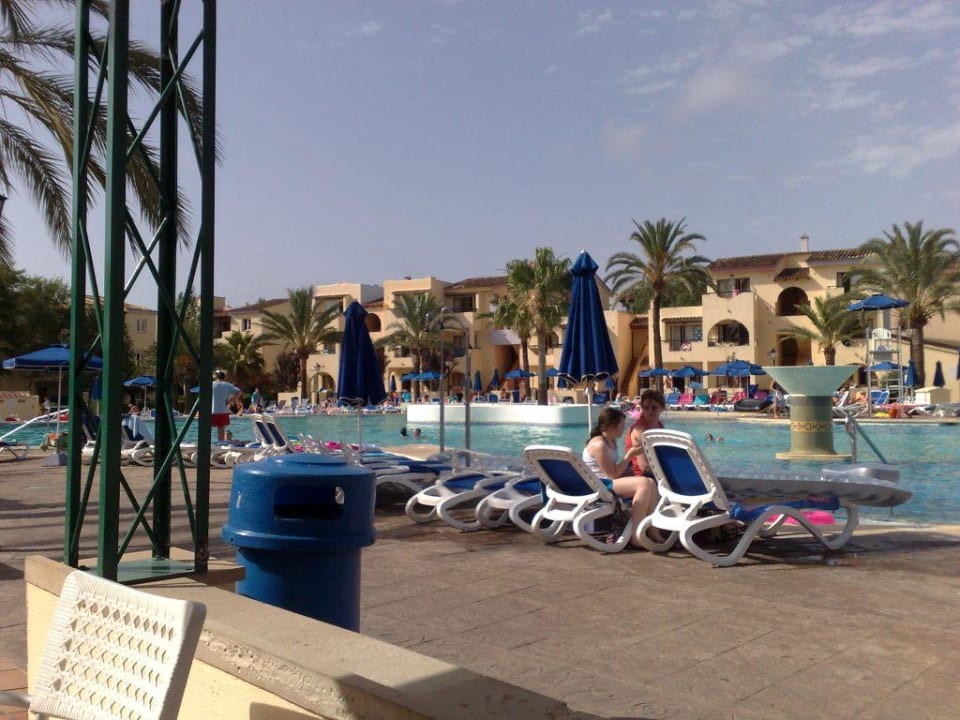 Pool Globales Bouganvilla