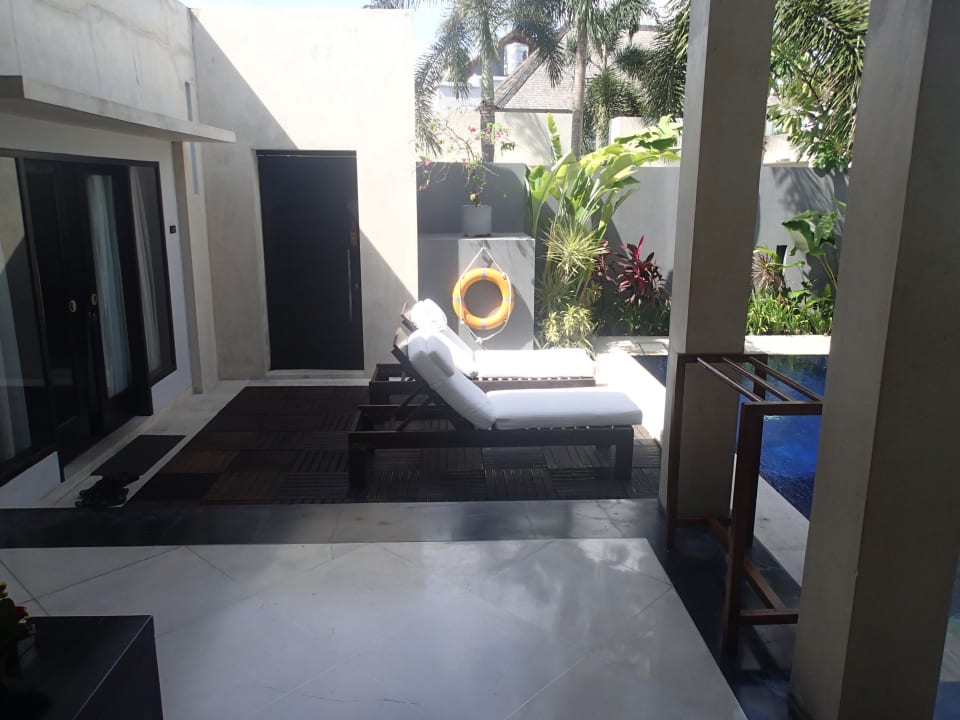 Liegen am Pool The Seminyak Suite - Private Villa