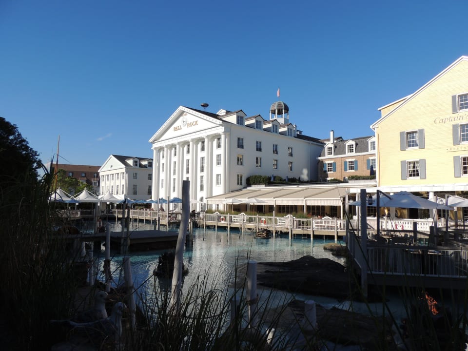 Bell Rock von der Gartenseite aus betrachtet Hotel Bell Rock Europa-Park