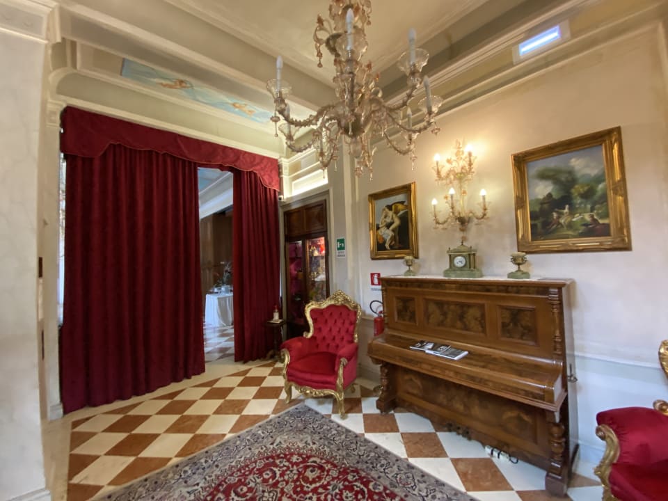 Lobby Park Hotel Villa Stucky