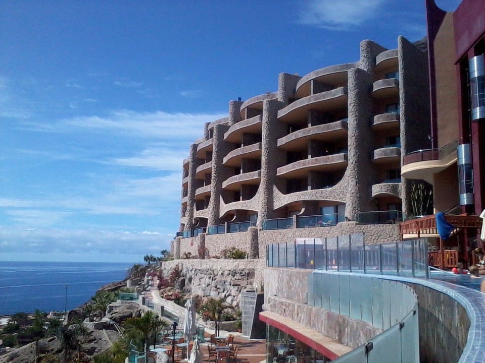 Blick vom Pool auf Haus Nr.2 Gloria Palace Royal Hotel & Spa