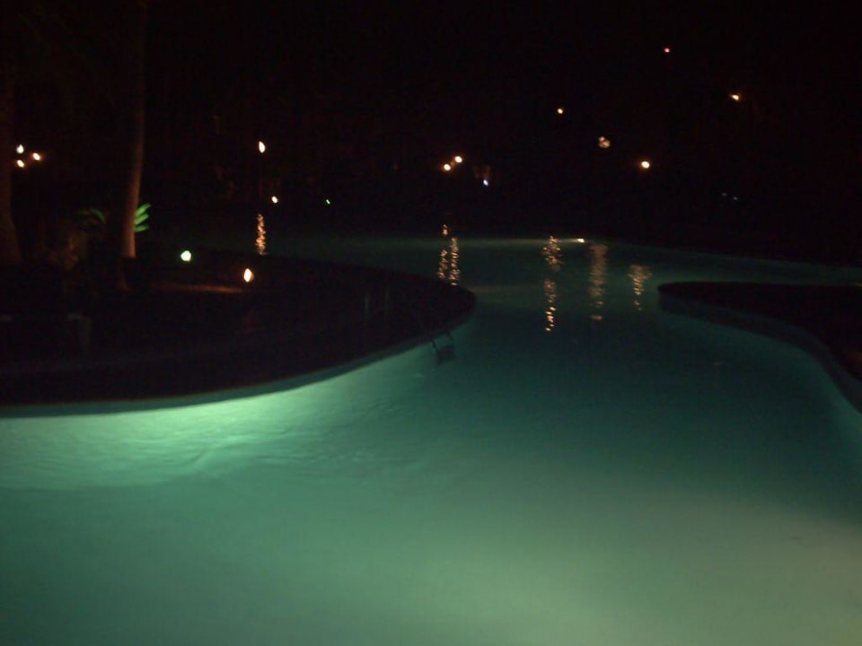 Pool (abends) Hotel Oasis Dunas