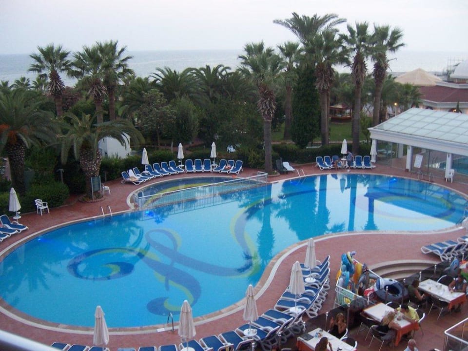 Poolanlage am Tage Seher Kumköy Star Resort & Spa