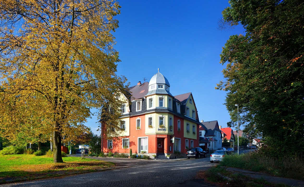 Außenansicht Pytloun Design Self Check-in Hotel