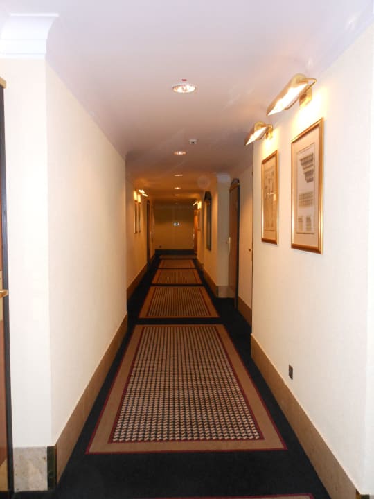 Korridor auf der 3. Etage Le Méridien Grand Hotel Nürnberg