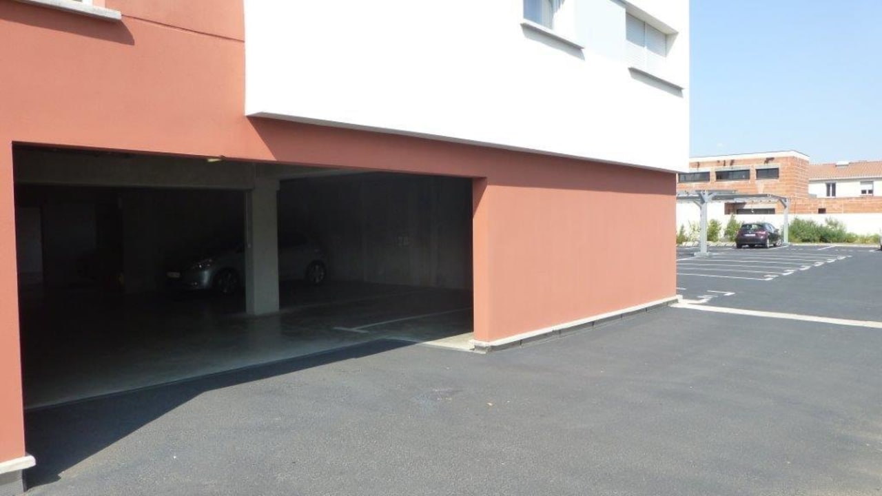 Überdachte Parkplätze Nemea Appart'hotel Toulouse Constellation