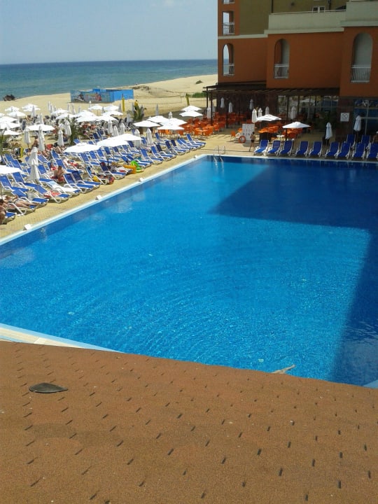 Schwimmer Pool Sol Luna Bay