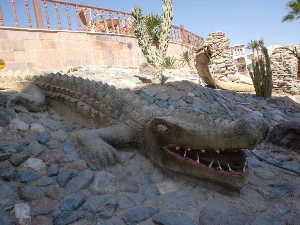Krokodil Pensée Royal Garden Beach Resort