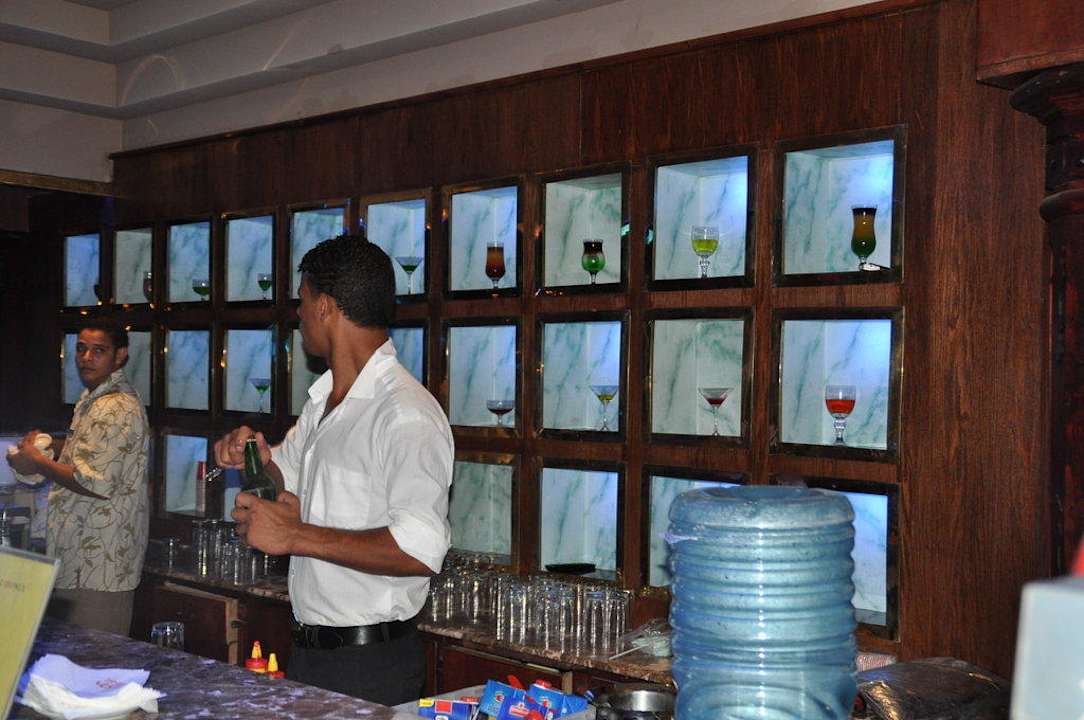 Serraya Bar Pickalbatros Alf Leila Wa Leila Resort - Neverland Hurghada