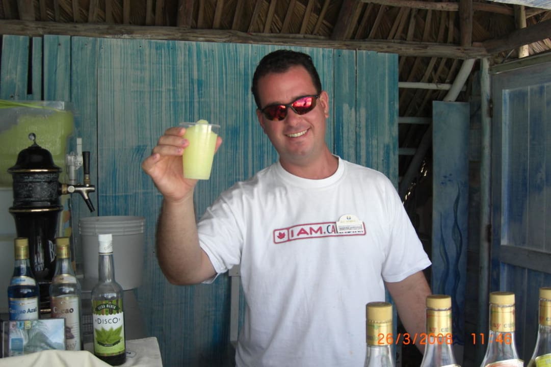Super Pina Colada an der Strandbar Hotel Cayo Largo del Sol