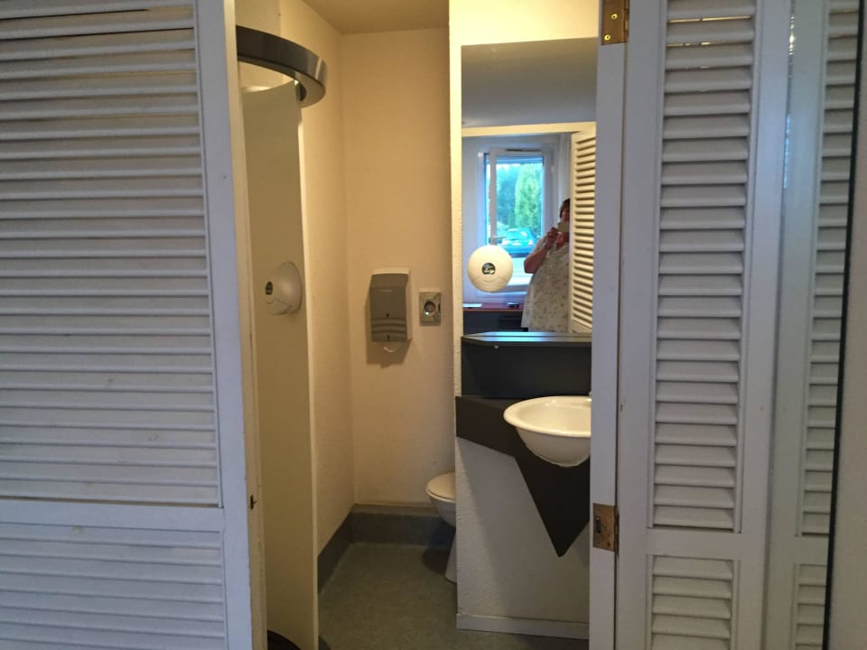 Bad direkt im Zimmer Hotel Quick Palace