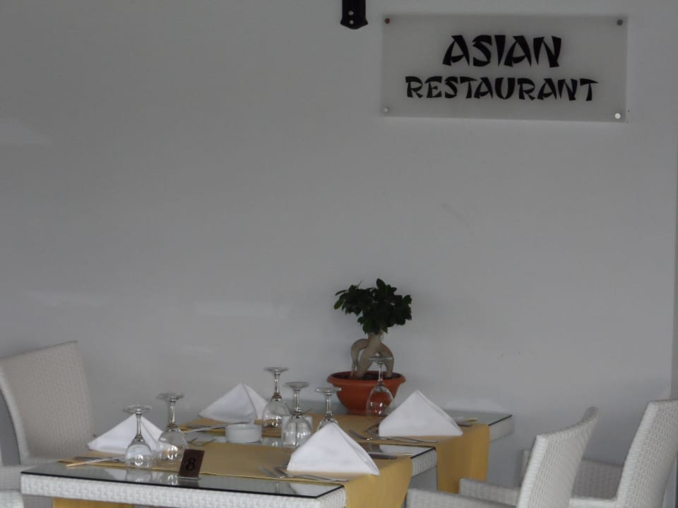 Asia Restaurant Wyndham Garden Lara
