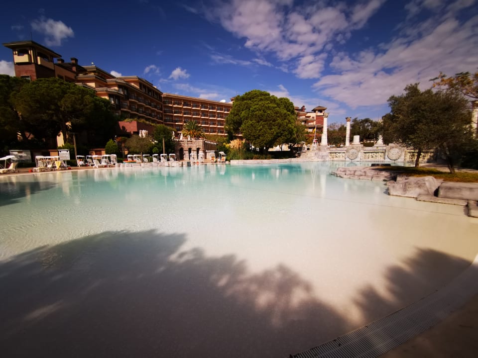 Pool Xanadu Resort Hotel