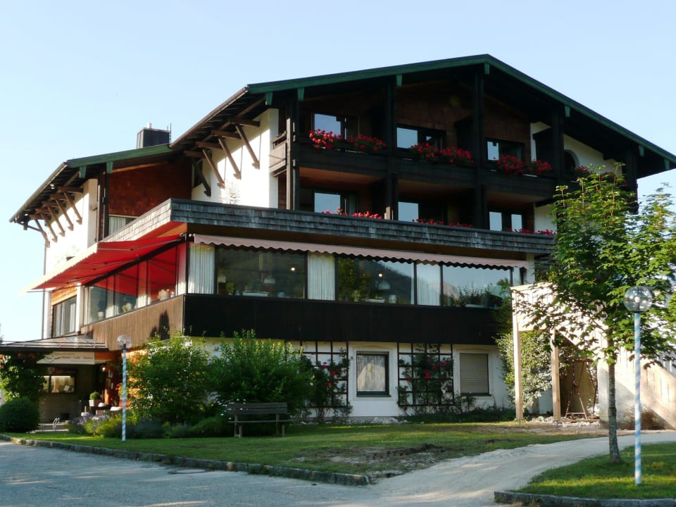 Blick vom Parkplatz Landhotel Maiergschwendt