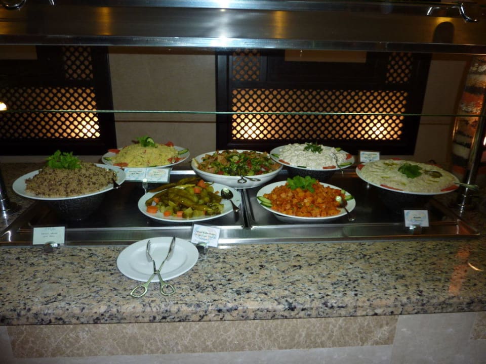 Büffet Miramar Al Aqah Beach Resort