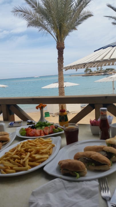 Strandbar mit tollen Ausblick. Swiss Inn Resort Hurghada