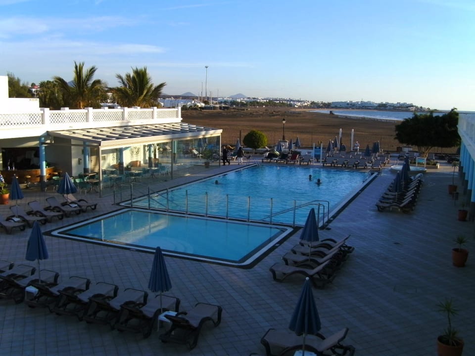 Abendstimmung am Pool Hotel Las Costas