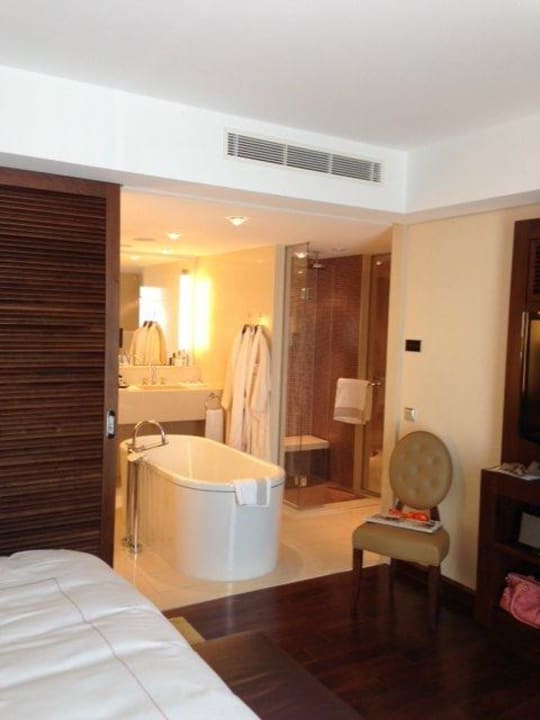 Blick ins Badezimmer JW Marriott Hotel Frankfurt