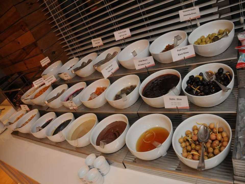 Breakfast Ramada Hotel Istanbul Asia